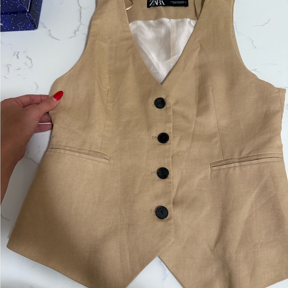 Zara Beige Vest with Black Buttons